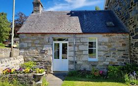 Cosy Peaceful One-Bedroom Cottage In Pitlochry